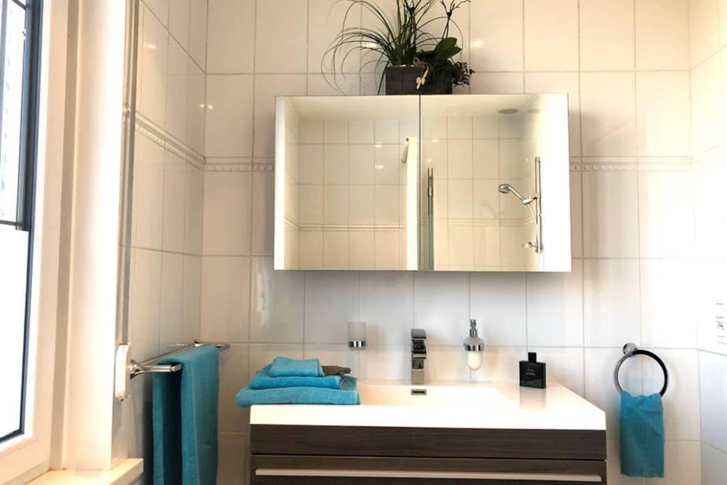 Appartamento Modern 1Br House Near Heysel, Expo, Palais 12, Atomium, Uzvub Et Stade Roi Baudouin Wemmel Esterno foto