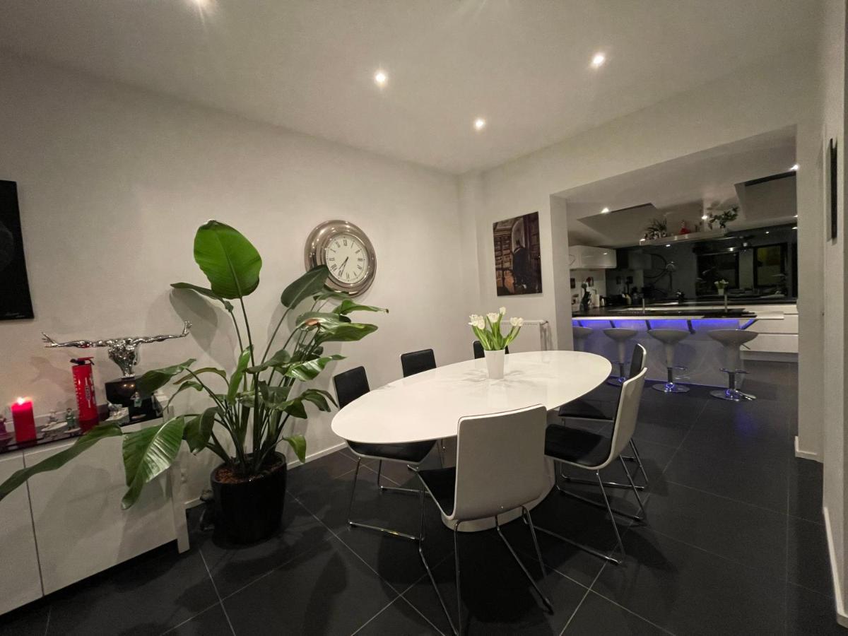 Appartamento Modern 1Br House Near Heysel, Expo, Palais 12, Atomium, Uzvub Et Stade Roi Baudouin Wemmel Esterno foto