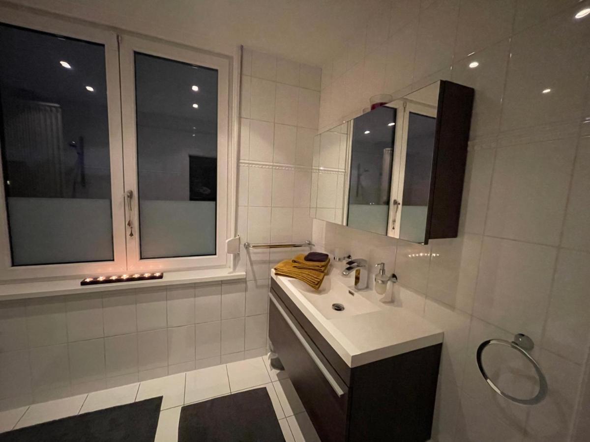 Appartamento Modern 1Br House Near Heysel, Expo, Palais 12, Atomium, Uzvub Et Stade Roi Baudouin Wemmel Esterno foto
